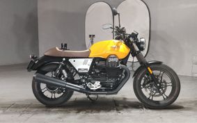 MOTO GUZZI V7 3 STONE 2018 ..