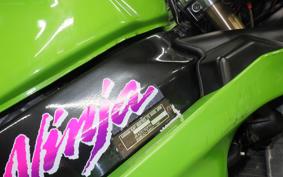KAWASAKI NINJA ZX-7R 1999