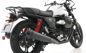 MOTO GUZZI V7 3 STONE S 2020
