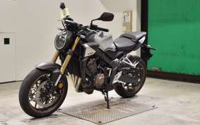 HONDA CB650R E-Clutch 2024 RH17