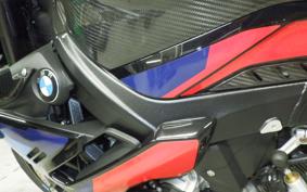 BMW M1000R 2025