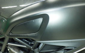 DUCATI DIAVEL Carbon 2011