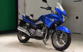 SUZUKI GSR250S