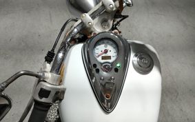 YAMAHA DRAGSTAR 400 2001 VH01J