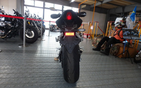 HONDA CB650R E-Clutch 2025 RH17