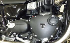 TRIUMPH BONNEVILLE T100 2025