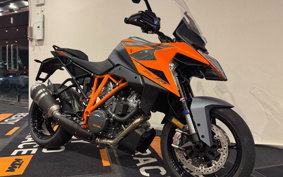 KTM 1290 SUPER DUKE GT V6940