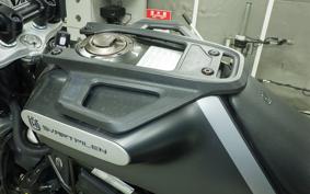 HUSQVARNA SVARTPILEN 125 2024