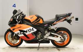 HONDA CBR1000RR 2005 SC57