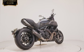 DUCATI DIAVEL 2015
