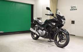 SUZUKI GSR250F 2011