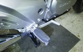 SUZUKI GSR250 2025
