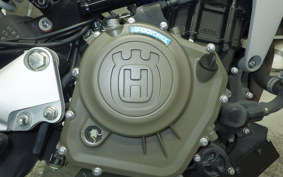 HUSQVARNA SVARTPILEN 250