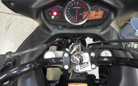 SUZUKI GSR250F 2015