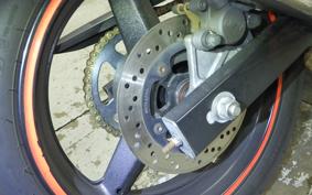 SUZUKI GSR250 2015