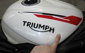 TRIUMPH STREET TRIPLE S 2021