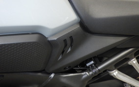 HONDA CB650R E-Clutch 2025 RH17