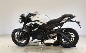 TRIUMPH STREET TRIPLE R 2023