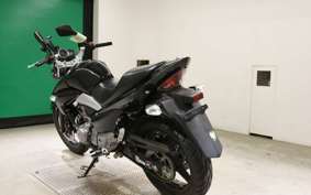 SUZUKI GSR250 2004