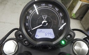 TRIUMPH BONNEVILLE BOBBER 2025