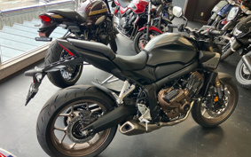 HONDA CB650R E-Clutch 2025 RH17
