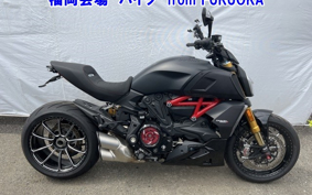 DUCATI ----  ----