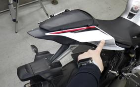 YAMAHA YZF-R6 2019
