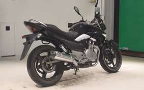 SUZUKI GSR250