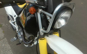 SUZUKI DJEBEL200 SH42A