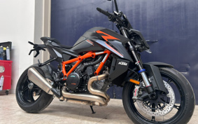 KTM 1390 SUPER DUKE R EVO V3940