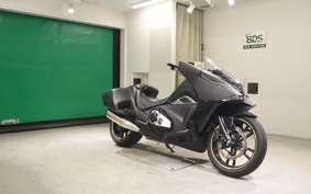 HONDA NM4 VULTUS -02 2014 RC82