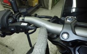 HONDA CB650R E-Clutch 2025 RH17