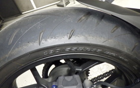 HONDA CBR650R E-Clutch 2025 RH17