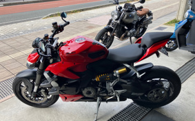 DUCATI  DUCATI  STREET  FIGHTER V2 2023 3F00