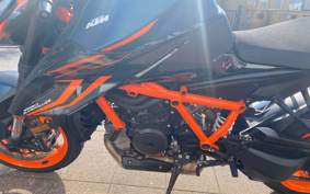 KTM 1290 SUPER DUKE-R 2022 V3940