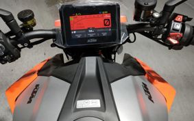 KTM 1290 SUPER  DUKE R V3940