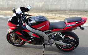 KAWASAKI ZX900R NINJA 2001 00E025