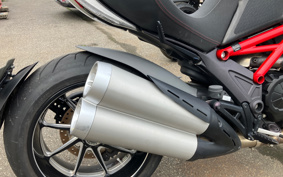 DUCATI DIAVEL CARBON