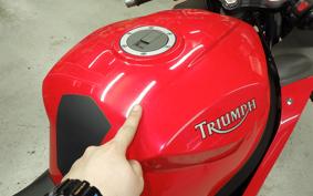 TRIUMPH DAYTONA 65 2005