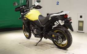 SUZUKI Vｽﾄﾛｰﾑ650XTA 2017 C733A