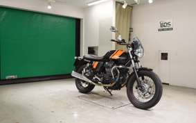 MOTO GUZZI V7 SPECIAL 2013