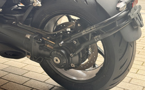 TRIUMPH ROCKET 3RI- BELL KU KNEE 2025 YBY2BJ
