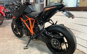 KTM 1290 SUPER DUKE R 2015 V3940