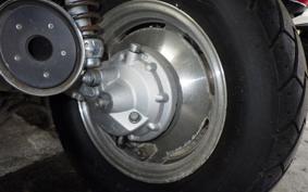 YAMAHA VMAX 2000
