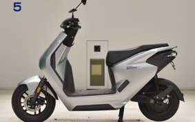 HONDA EM1 e: 2022 EF16