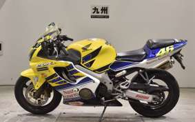 HONDA CBR600F GEN 3 2002 PC35