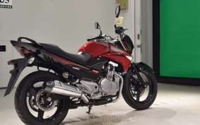 SUZUKI GSR250