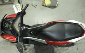 YAMAHA N-MAX SE86J