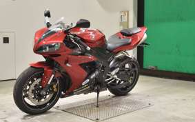 YAMAHA YZF-R1 2005