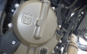 HUSQVARNA SVARTPILEN 250 2005
